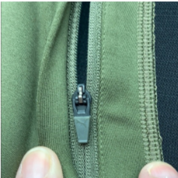 GRN/BLK Puma Warm up Jacket, S  Winter Sale - Picture 4 of 9